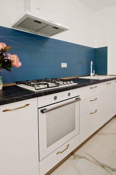 Apartament cu 2 camere semidecomandat, mobilat în Mazepa 1