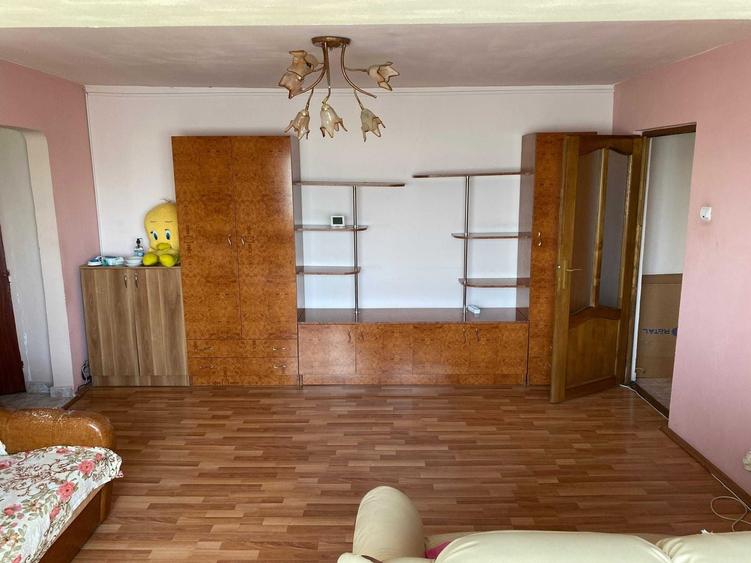 Apartament cu 2 camere semidecomandat, mobilat în Freidorf