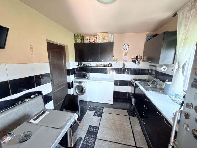 Casă cu 4 camere cu Teren 500 Mp în Central