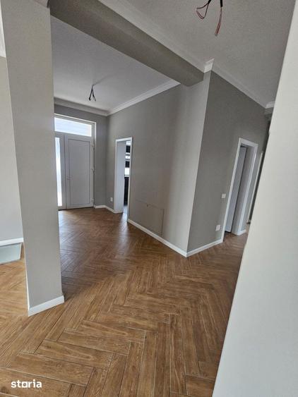 Casă cu 4 camere cu Teren 440 Mp în Central