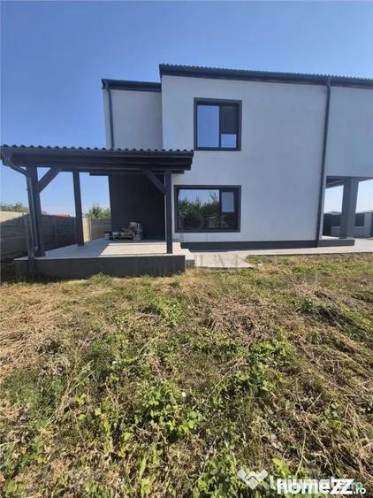 Casă cu 3 camere cu Teren 350 Mp în Moșnița Nouă