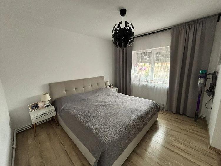 Apartament cu 5 camere decomandat în Central