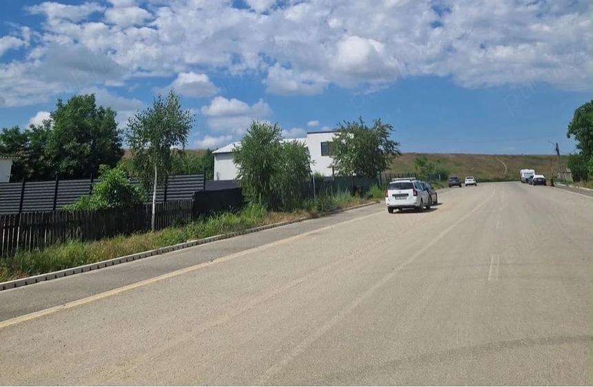 Teren de 3600 mp, în Cornetu