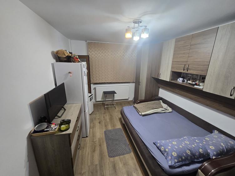 Garsonieră decomandată în Exterior Vest