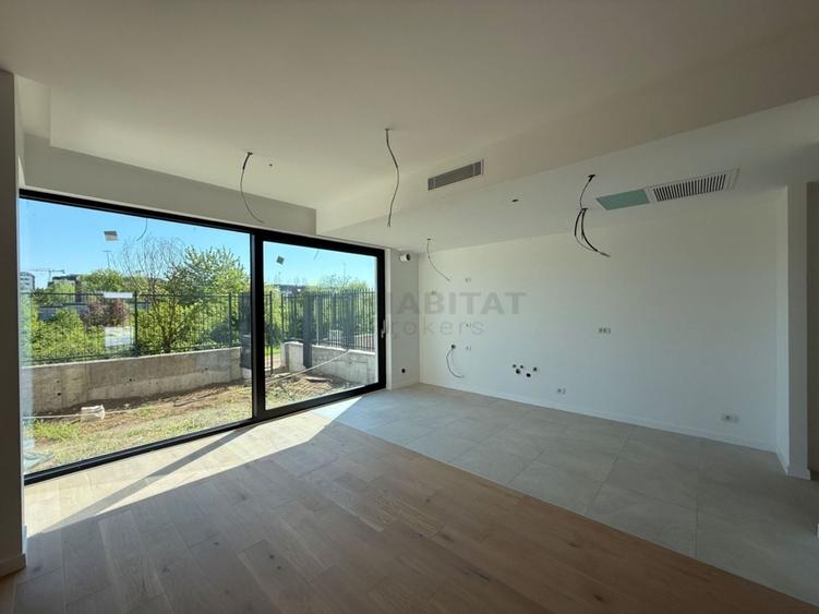 Casă cu 5 camere cu Piscina în Nord