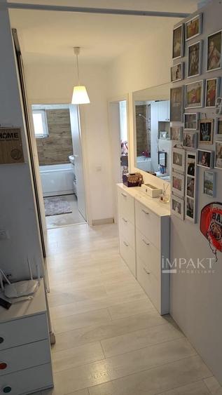 Apartament cu 3 camere semidecomandat în Europa