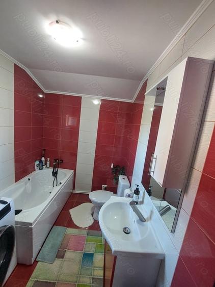 Casă cu 7 camere cu Teren 300 Mp în Năvodari