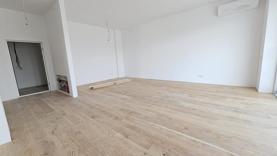 Apartament cu 4 camere în Străulești