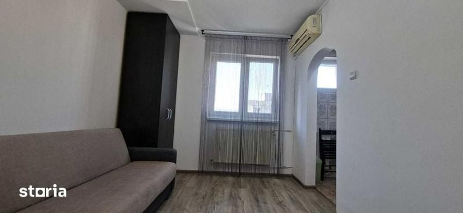 Garsonieră în Titan