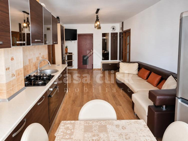 Apartament cu 2 camere decomandat în Piața Centrală