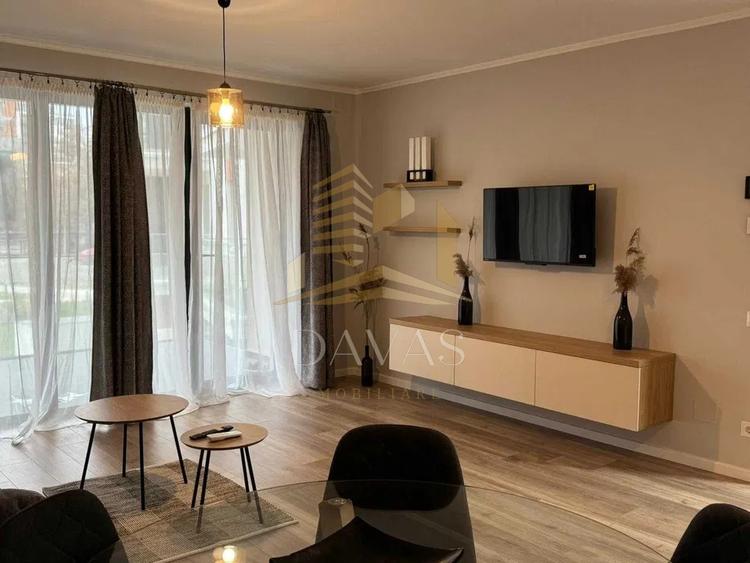Apartament cu 2 camere semidecomandat, mobilat în Semicentral