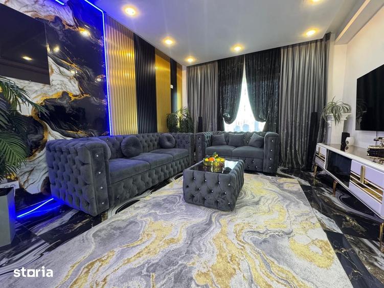 Casă cu 7 camere cu Teren 500 Mp în Central