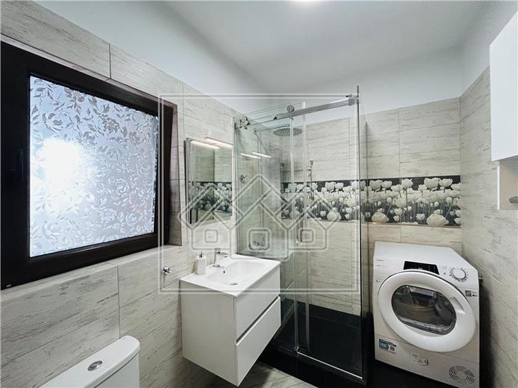 Apartament cu 4 camere nedecomandat în Exterior Sud