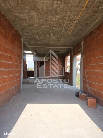 Casă cu 8 camere cu Teren 681 Mp în Central