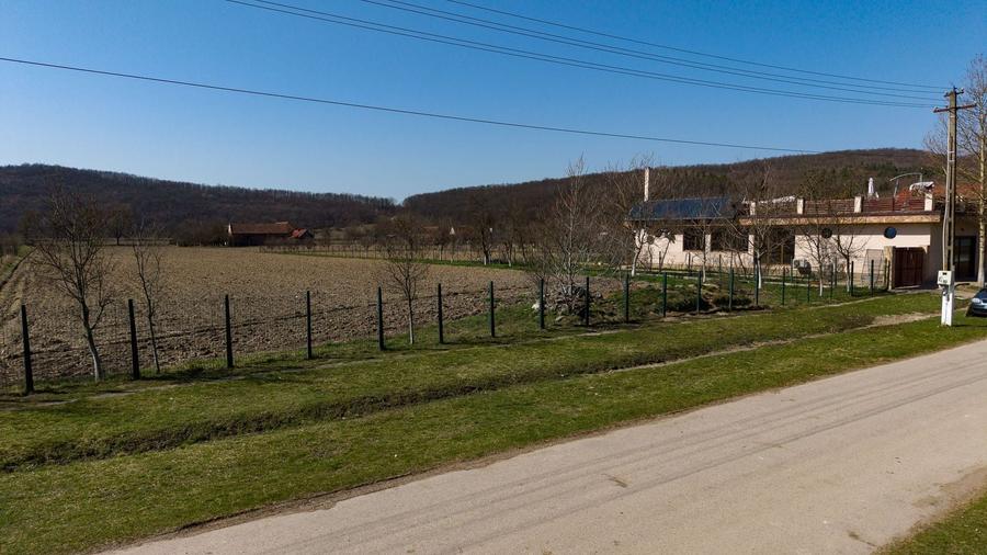 Teren Construcții intravilan de 2970 mp, în Odvoș