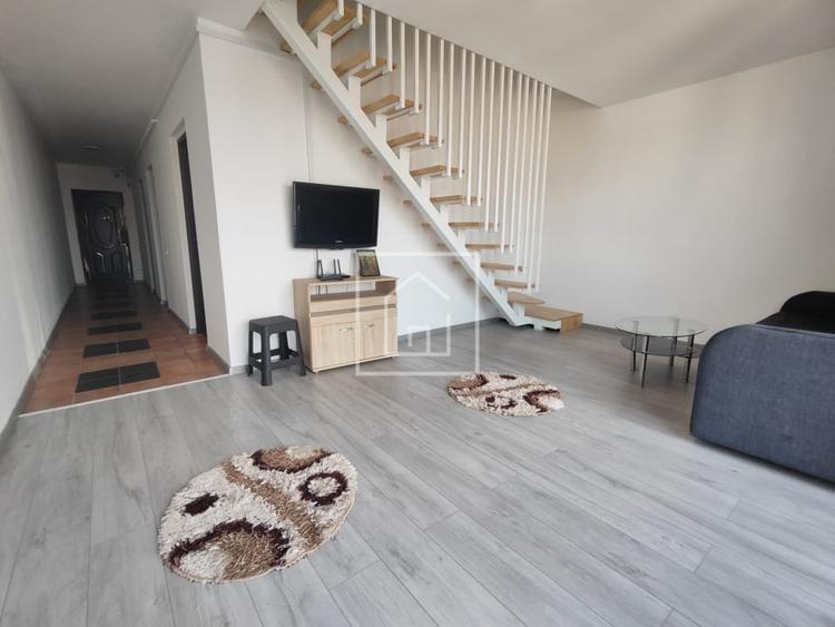 Apartament cu 5 camere decomandat în Șelimbăr