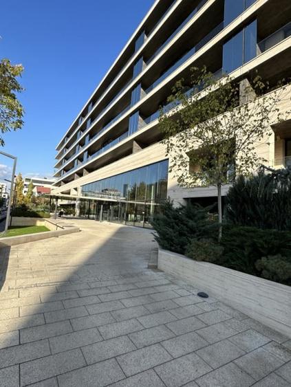 Apartament cu 3 camere decomandat în Floreasca