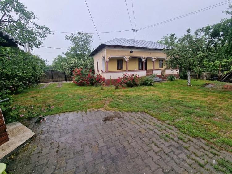 Gospodarie completa ?i spa?ioasa -Lunca Corbului- Ciesti! - 1