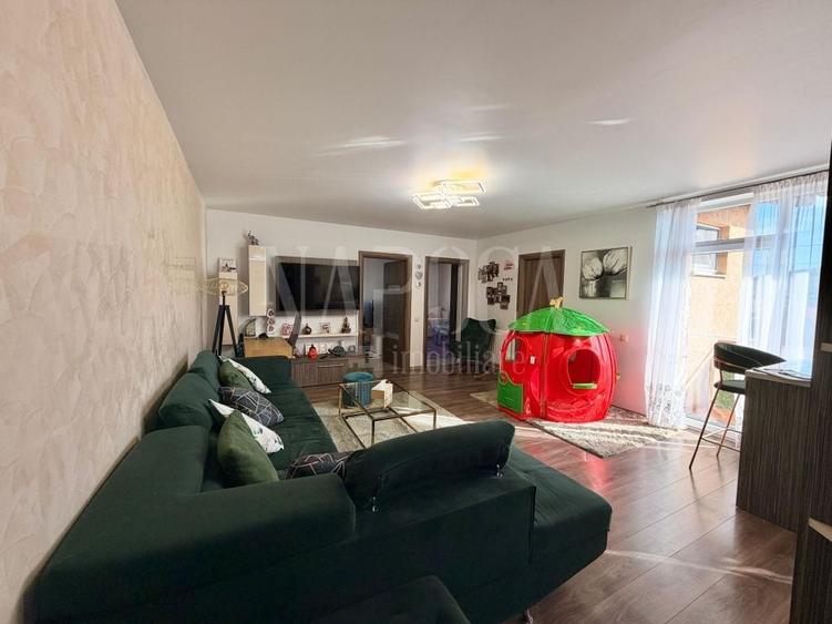 Apartament cu 3 camere semidecomandat în Florești