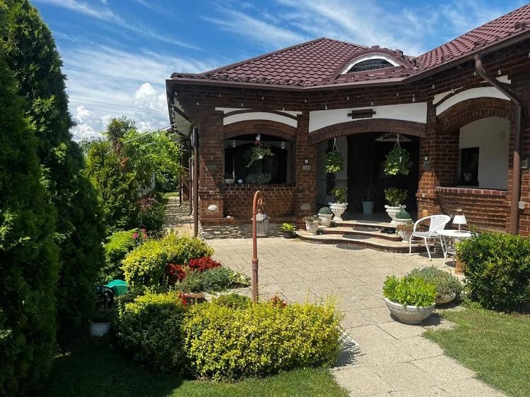 Casa premium + afacere profitabila la cheie | Mogo?e?ti, Goie?ti - 1
