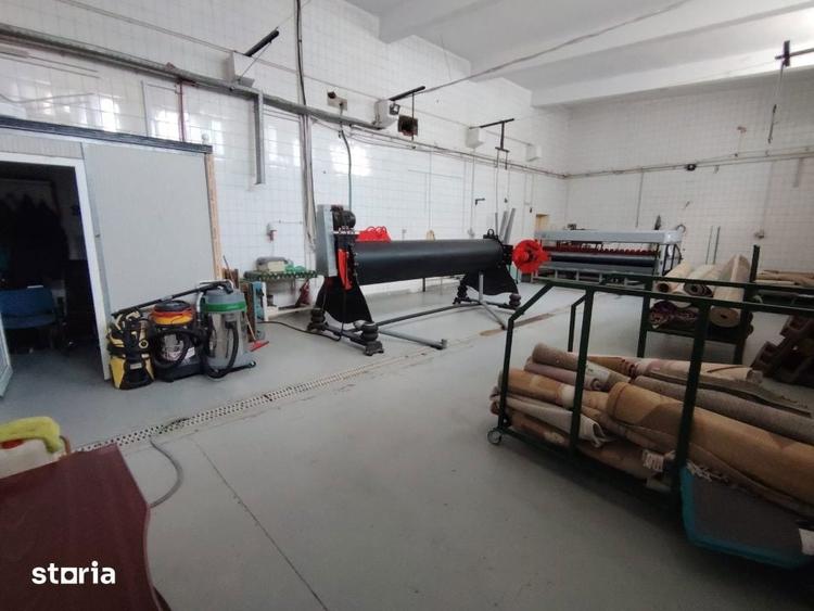 Spațiu comercial, de 300 mp, în Rovine