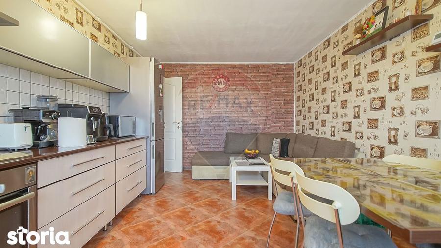 Apartament cu 2 camere decomandat în Triaj