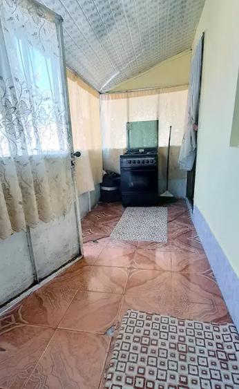 Casa cu 6 camere ?i 600 mp teren in comuna Ive?ti - 1