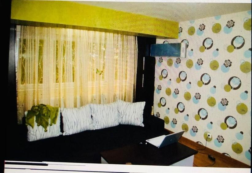 Apartament cu 3 camere semidecomandat în Govândari