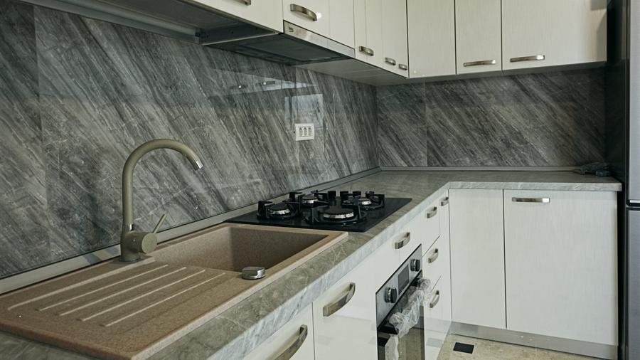 Penthouse cu 4 camere decomandat în Mamaia-Sat