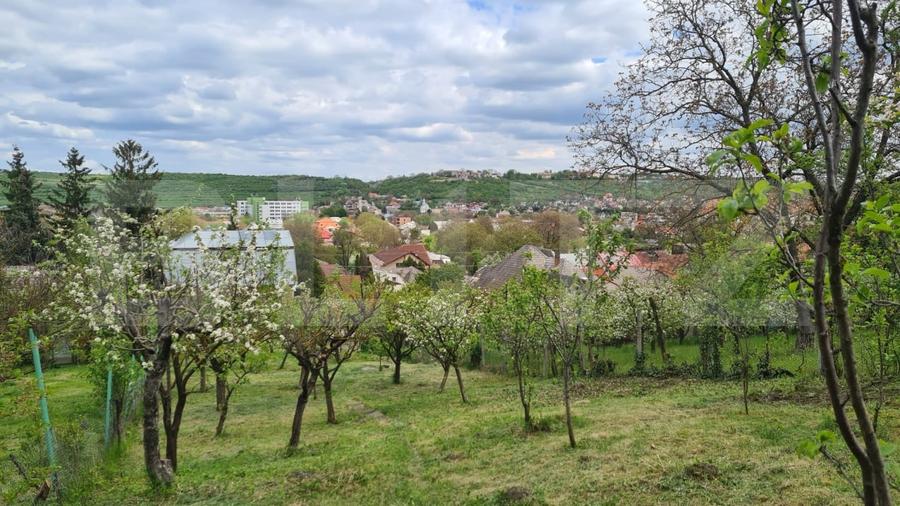 Casă individuală cu 7 camere cu Canalizare în Nord-Vest