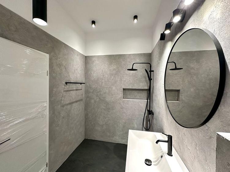Apartament cu 3 camere semidecomandat, mobilat în Est