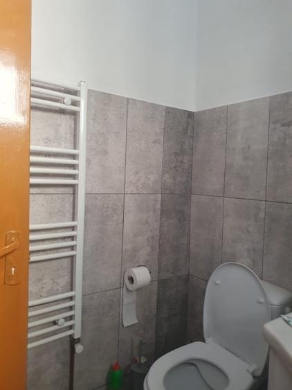 Apartament cu 3 camere decomandat, mobilat în 9 Mai