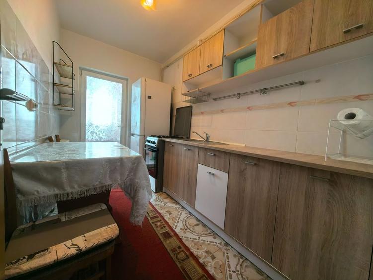 Garsonieră decomandată, mobilată în Bucium