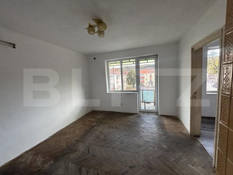 Apartament cu 2 camere semidecomandat în Gherla