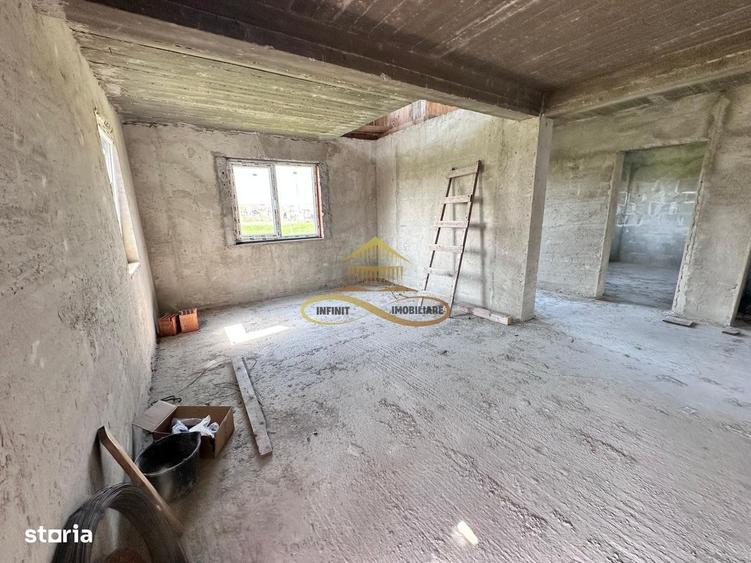 Casă cu 3 camere în Siretu