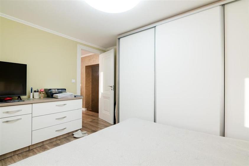 Apartament cu 2 camere decomandat în Sânmartin