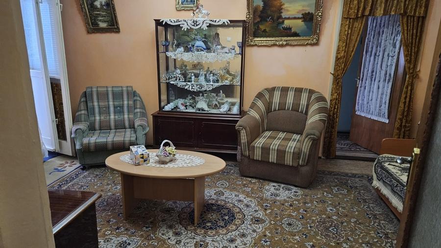 Apartament cu 2 camere semidecomandat în Costin Georgian