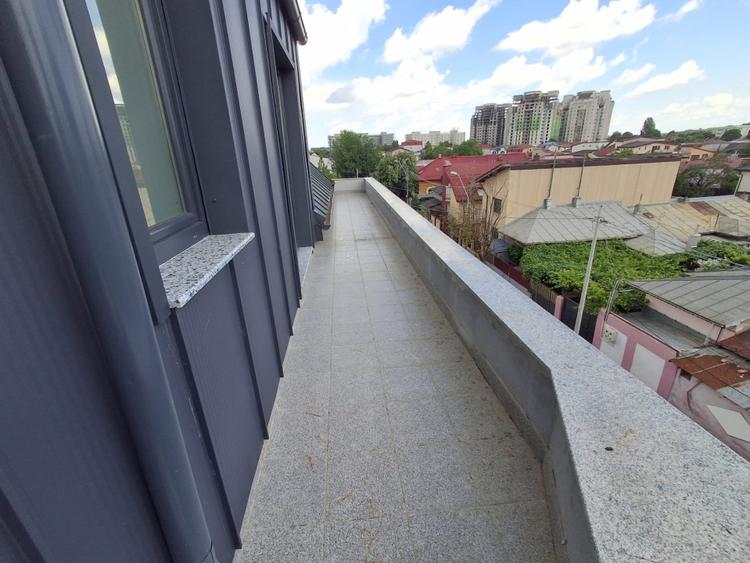 Apartament cu 3 camere decomandat în Bucur Obor