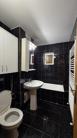 Apartament cu 2 camere semidecomandat în 1 Mai