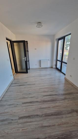 Apartament cu 3 camere nedecomandat în Central