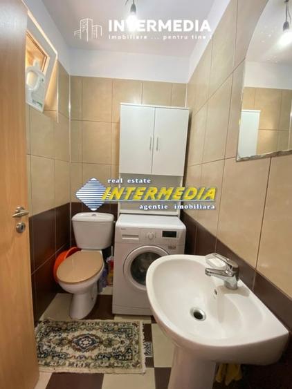 Casă individuală cu 5 camere cu Canalizare în Cetate