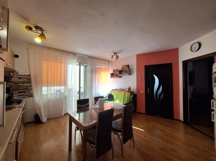 Apartament cu 2 camere decomandat, mobilat în Florești