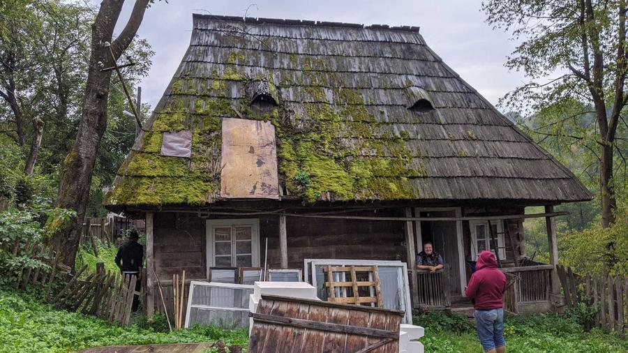 Casa traditionala din STEJAR, veche de 200 ani - de stramutat, Maramures - 1