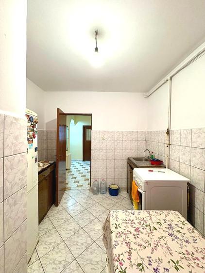 Apartament 3 camere 72mp zona Unitatea Militara 85000eur neg - 4