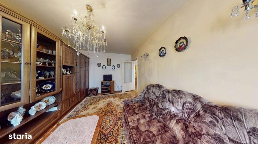 Apartament cu 3 camere decomandat în Vasile Aaron