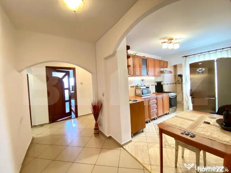Apartament cu 4 camere decomandat în Aurel Vlaicu