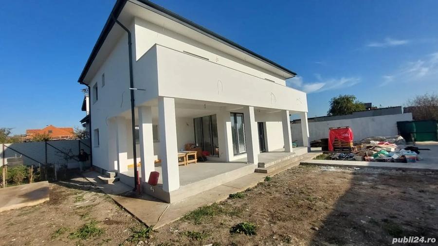 Casă cu 5 camere cu Teren 457 Mp în Central
