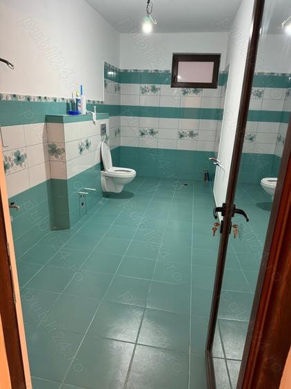 Casă cu 5 camere cu Teren 250 Mp în Chercea