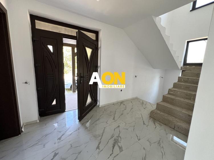 Casă individuală cu 4 camere cu Teren 804 Mp în Micești