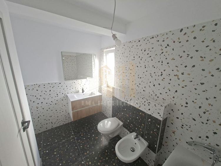 Casă individuală cu 4 camere cu Canalizare în Sânpetru